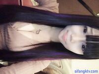 双马尾辫清纯萝莉半脱下内裤被炮友随意操，无毛粉穴第一视角拍摄，进进出出啊啊直叫，操的非常享受捂着脸