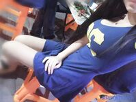 双马尾辫清纯萝莉半脱下内裤被炮友随意操，无毛粉穴第一视角拍摄，进进出出啊啊直叫，操的非常享受捂着脸