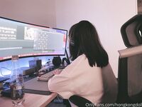 HongKongDoll - 一日女友的漂亮姐姐 中 - 她是谁 00后码农沉迷漂亮姐姐-1