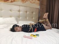 最新破解良家小媳妇相册8（骚母狗玩3psm品尿）106p+74v