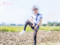 学校附近村庄路口大尺度露出