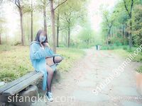 全裸露出被十六个路人看光身体