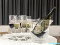 【极品❤️重磅福利】极品长腿172舞蹈老师身材完美+情侣露出+啪啪性爱私拍流出 浴室激情 高清私拍162P 高清720P版