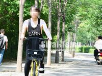 内部模特群各路大神分享露出自拍集白虎逼苗条嫩妹子展览中心全裸露出勇闯男厕所