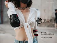 最新巅峰颜值超人气新晋推特露出网红女神▌峰不二子 ▌美穴塞入跳蛋玩滑下体都湿透了 男厕帮路人小哥哥解决翘硬肉棒50P1V