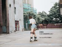 最新巅峰颜值超人气新晋推特露出网红女神▌峰不二子 ▌美穴塞入跳蛋玩滑下体都湿透了 男厕帮路人小哥哥解决翘硬肉棒50P1V