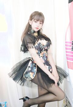 米线私房福利图集—披肩小洋装