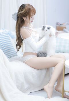 我和猫 [90P-114MB]