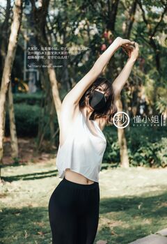 超火推特露出福利极品女神▌懂小姐 ▌最新作骆驼趾真空跑步 勾引路人情侣公测激战46P1V