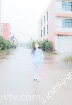 在男生宿舍对面真空外露被监控看光