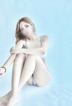 超顶推特极品网红脸反差婊翘臀长腿QUEENSEOA啪啪福利.再美的女人也是沦为男人胯下的玩物