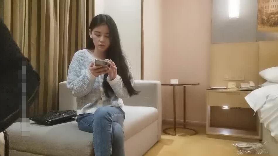 [主播探花] 2021-04-25 你的老表04-25和良家少妇约炮