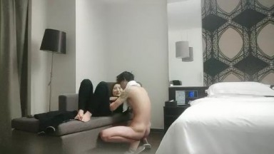 利利坚辛苦高品质探花，搞得太猛妹子被操哭，大奶颜值美女返场