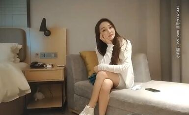 鸭哥2020.10.15黑丝美腿漂亮妹妹玩69小腿真的漂亮