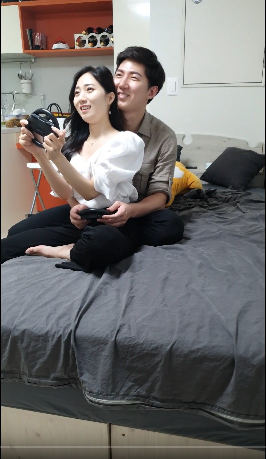 【极品高端泄密】火爆全网嫖妓达人金先生最新约炮战绩 约战极品颜值外围女神 玩会游戏就开操 高清1080P原版无水印