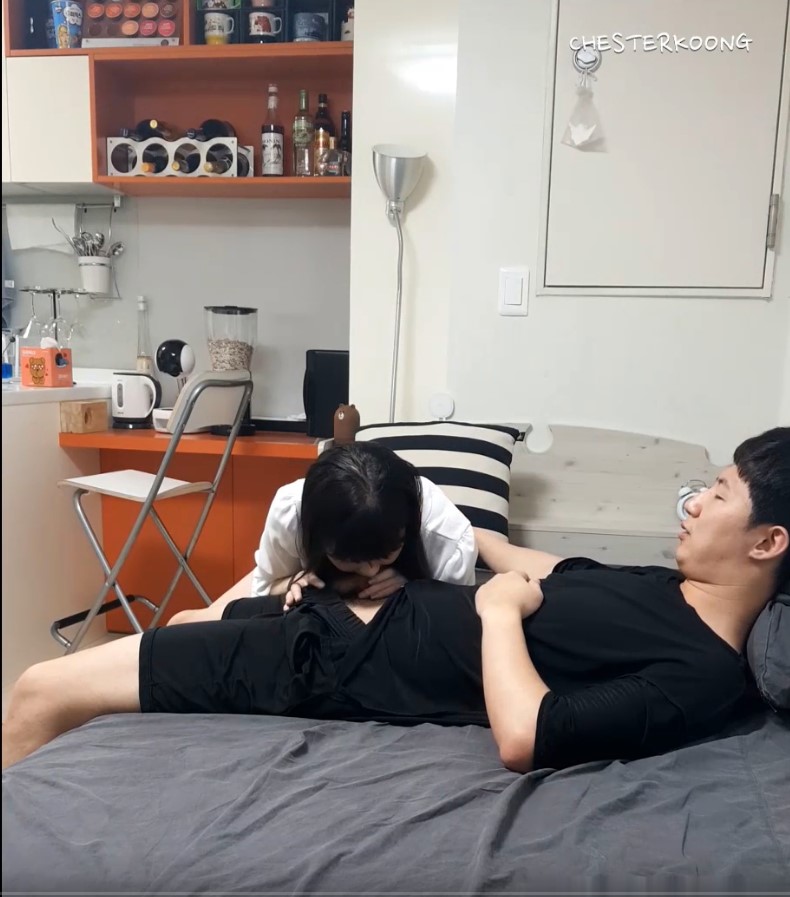 泄密流出火爆全网嫖妓达人金先生最新约炮 零零后援交小师妹玩逼无套内射小嫩逼.