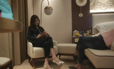 【胖子工作室】173CM大长腿御姐，跪着吸吮舔屌，多毛骚穴埋头舔，骑乘爆插，姿势轮换持续输出