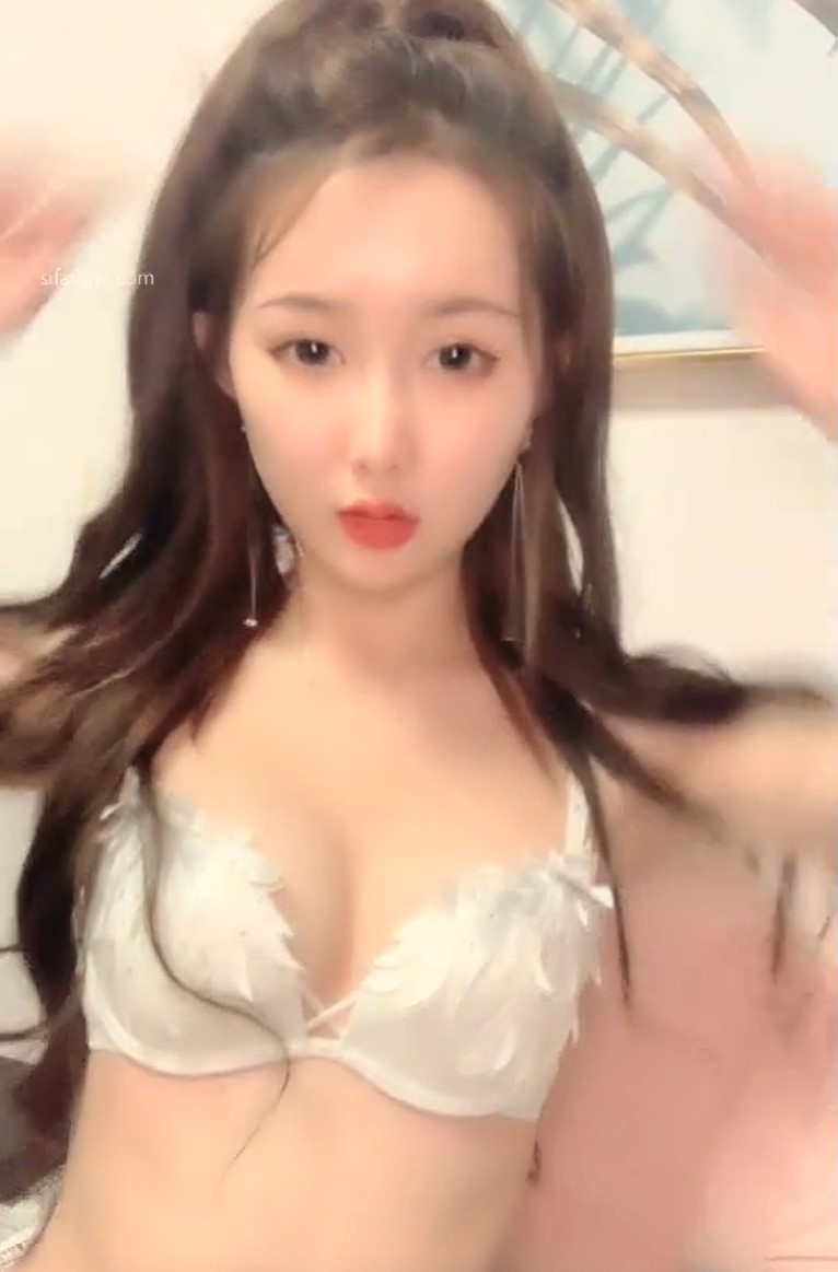 快手精品百万美妆博主【卿卿】大尺度私拍，喷尿特写-14