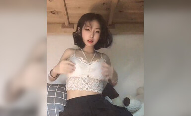 最新一少举牌系列之茶茶超颜值美女 玩穴高潮1