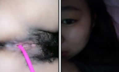 【封校在学校】，一直待在寝室闷坏了，大三学生妹，跳蛋自慰，白浆一直流不停2