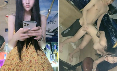 OO後清純女神級萌妹KTV赴約,碎花連衣裙少女感十足,KTV裏大顯身手,壹邊唱歌壹邊拿啤酒瓶摩擦小茓.