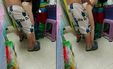 大哥去进货了，弟弟和嫂子在仓库里偷情啪啪如狼似虎的嫂子呻吟超给力