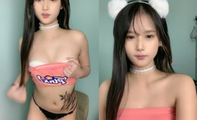 震撼来袭 【静香】 清纯校花类型，短裙脱衣秀，可爱很腼腆~！ (1).