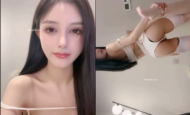 女神回归~【香奶奶】颜值吊炸天，收费房让你高潮大秀！~ (1).