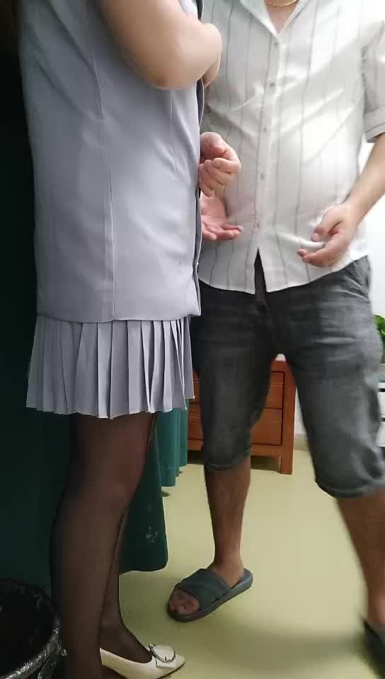 性饥渴小伙套路少妇打一炮