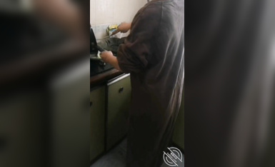 《母子亂倫》想操風韻猶存的媽媽 耗了很久終於趁媽媽喝醉滿足了我的願望 (1)