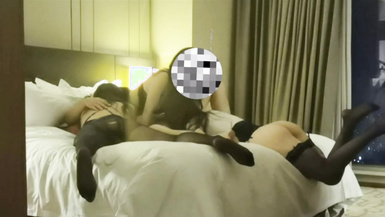 極品露出系淫妻網紅@小鯨魚 付費尺度作合1 (14)