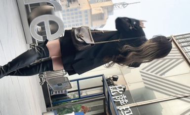 大神街頭偷拍 美女裙底風光UR級！極品氣質長筒靴女神超長時間CD