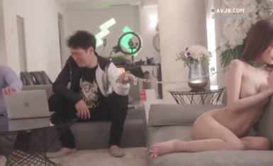 【IPX-917】甜美御姐女神〖桃乃木かな〗不以淫盪示天下 但求風騷動世人，優雅女神被戴上項圈狗鏈，徹底淪為小母狗