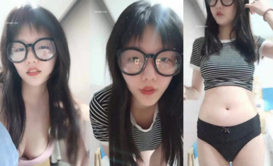 眼鏡清純嫩妹 小小新人一枚 (1)