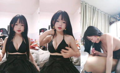 18歲新人童顏巨乳娃娃臉妹妹【蛋撻呀】難得收費房約炮操逼！埋頭吃吊，開檔黑絲騎上來，自己動兩個奶子直晃動，舒服的呻吟