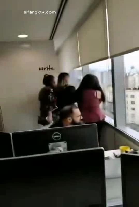 自慰系列之天台做爱