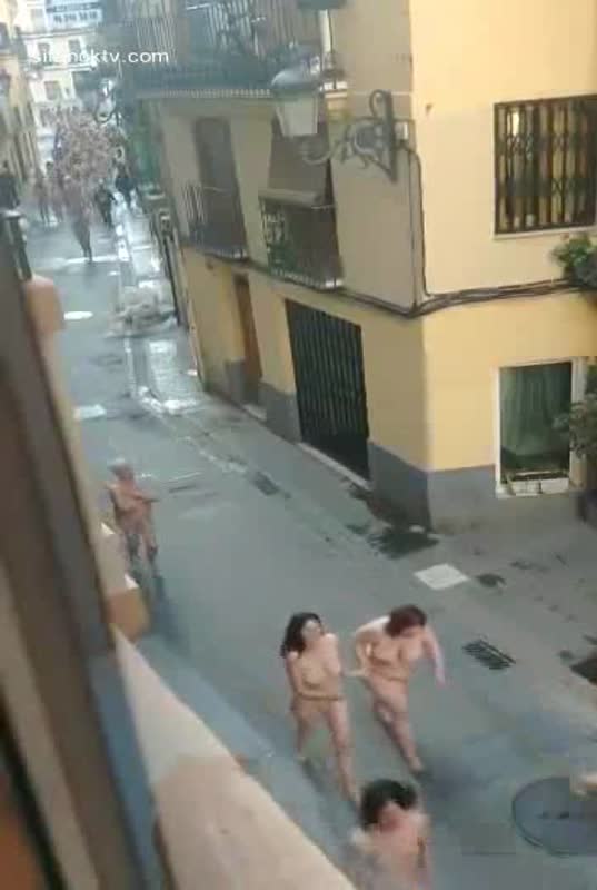 自慰系列之群体裸奔