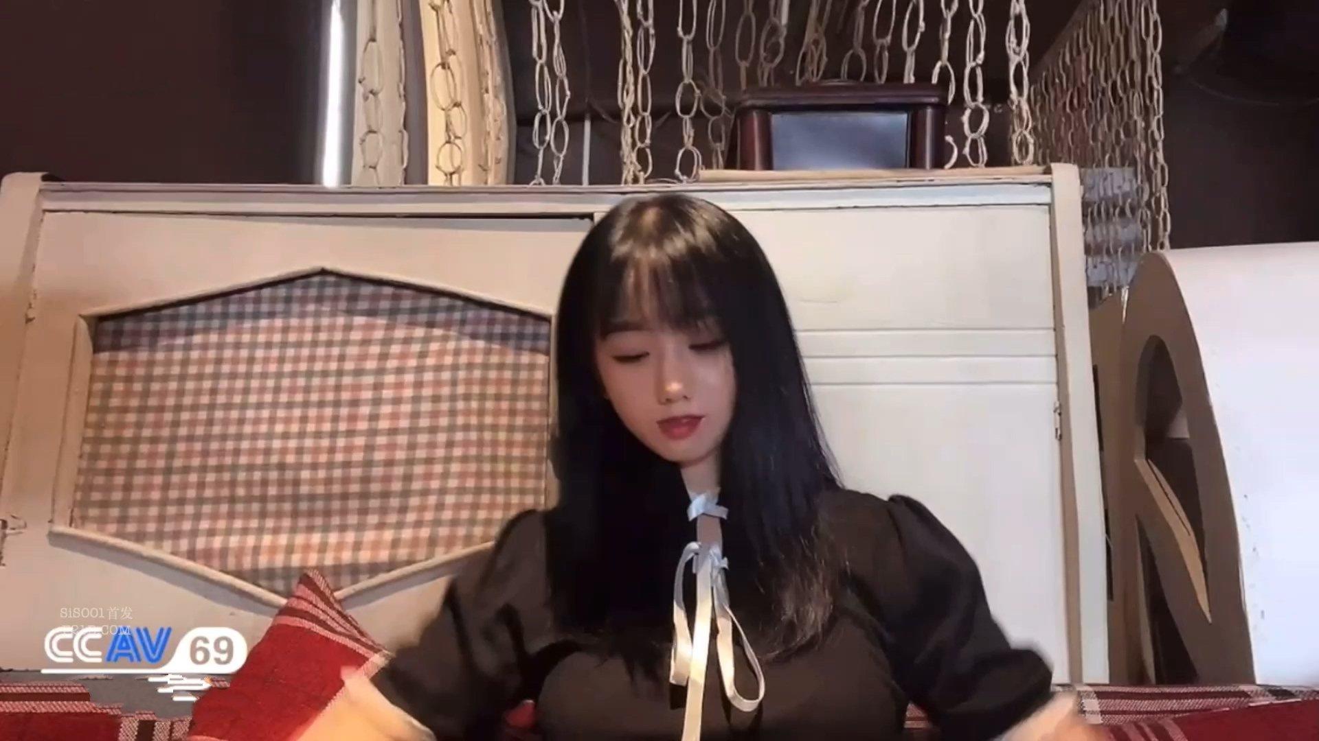 CCAV认证UP主『小桃』最新出品 饥渴炮友咸猪手 咖啡厅开摸 酒店湿身服务