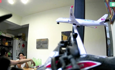 2024-05-19_臺北家庭監控_[內褲全裸]_妹妹吃早餐_爸媽討論工作遇到的事情_妹妹洗完澡換姐姐洗