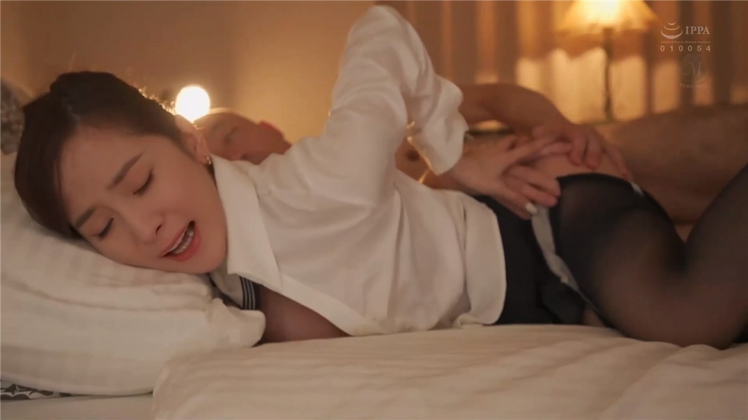 【明星淫梦】人工智能Al让女神下海不是梦『巅峰之作』大型剧情篇-空姐人妻 大幂女神被媚药 中出堕落 高清720P完整版