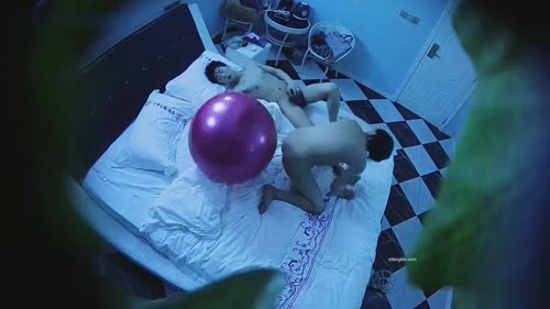 新台情趣酒店健身球房摄像头偷拍单位男女同事出差开房偷情牛逼趴在健身球上玩
