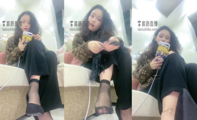 高顏值絲足御姐@豆滿月 辱罵榨精作合集 (1)