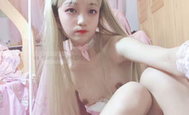 宅男福利，推特瘦瘦的白虎清純小嫩妹【原野小年】收費私拍，制服臉穴同框紫薇，看錶情很敏感受不了 (3)