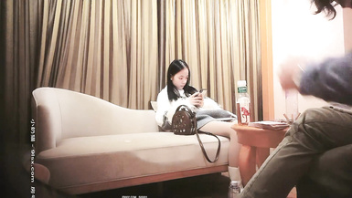 約嫩妹子，其實是很會玩了的，青春粉嫩嬌小身軀慘遭風月老將暴力摧殘