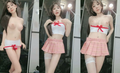 高顏值嫩妹【林駱熙】定製福利，氣質非凡，扭臀晃腰裸舞誘惑，淫語挑逗，自慰潮噴 (2)