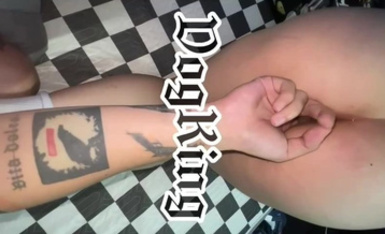 專操極品嫩妹大神『dogking』約炮叛逆舌釘妹，青春的肉體緊實飽滿 爆操妹小翹臀 抓著頭發瘋狂打樁！ (2)