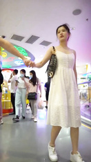 近距离高清偷拍抄底