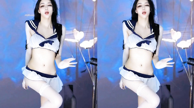 網易CC騷主播【白妖妖】土豪萬元定製騷舞。大膽露逼，道具自慰 (2)