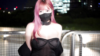 小小Q最新《羞恥露出》LED項圈黑色透視洋裝 街道極限露出