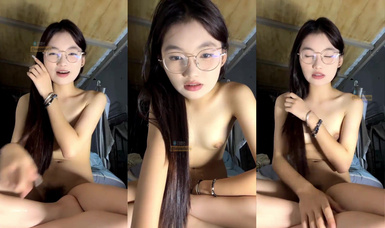 清純學生妹【困困兔】宿舍大秀道具自慰狂顫流白漿! (7)